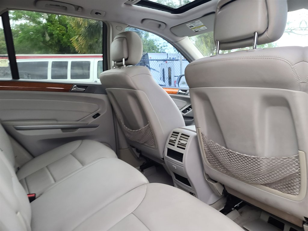 2009 Mercedes-Benz M-Class - $7,995