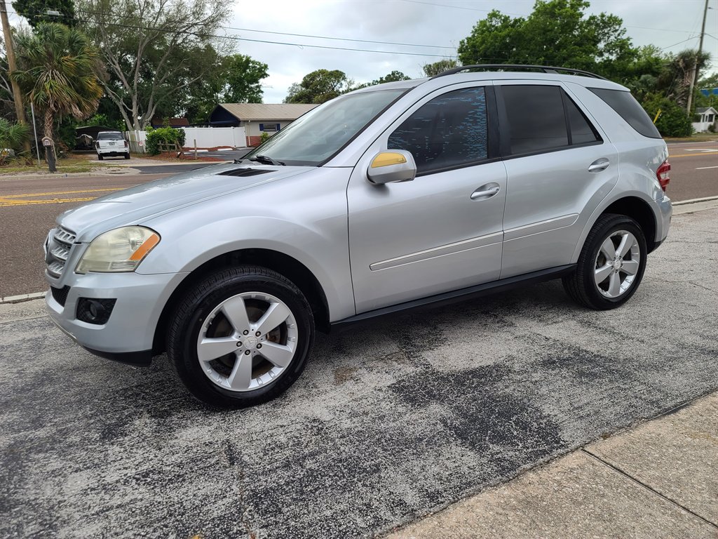 2009 Mercedes-Benz M-Class - $7,995