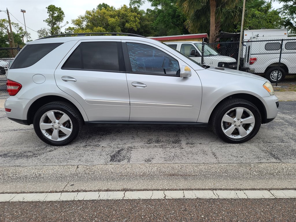 2009 Mercedes-Benz M-Class - $7,995