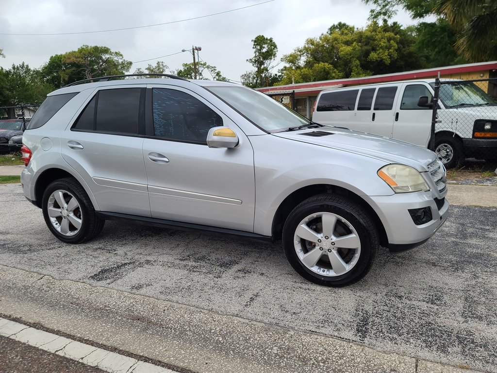 2009 Mercedes-Benz M-Class - $7,995