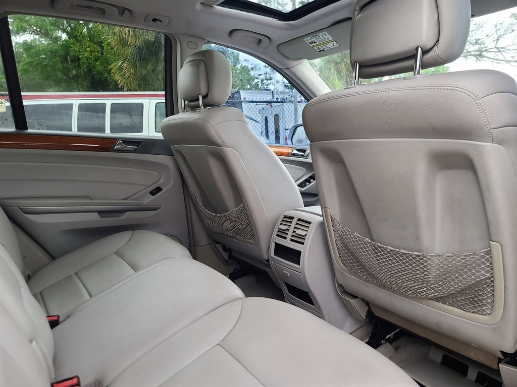 2009 Mercedes-Benz M-Class - $7,995