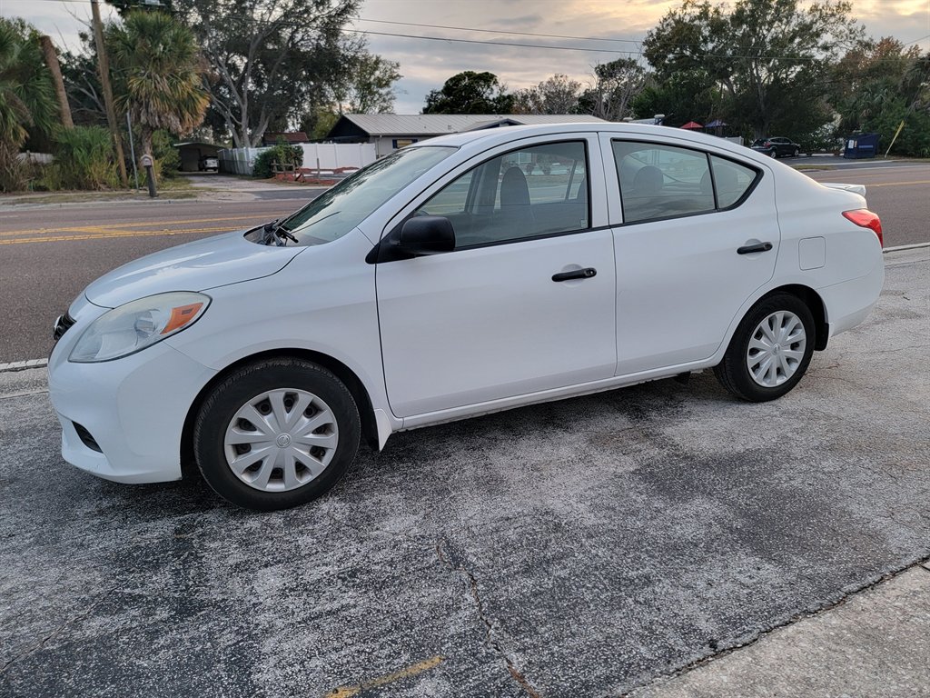 2014 Nissan Versa - $7,950