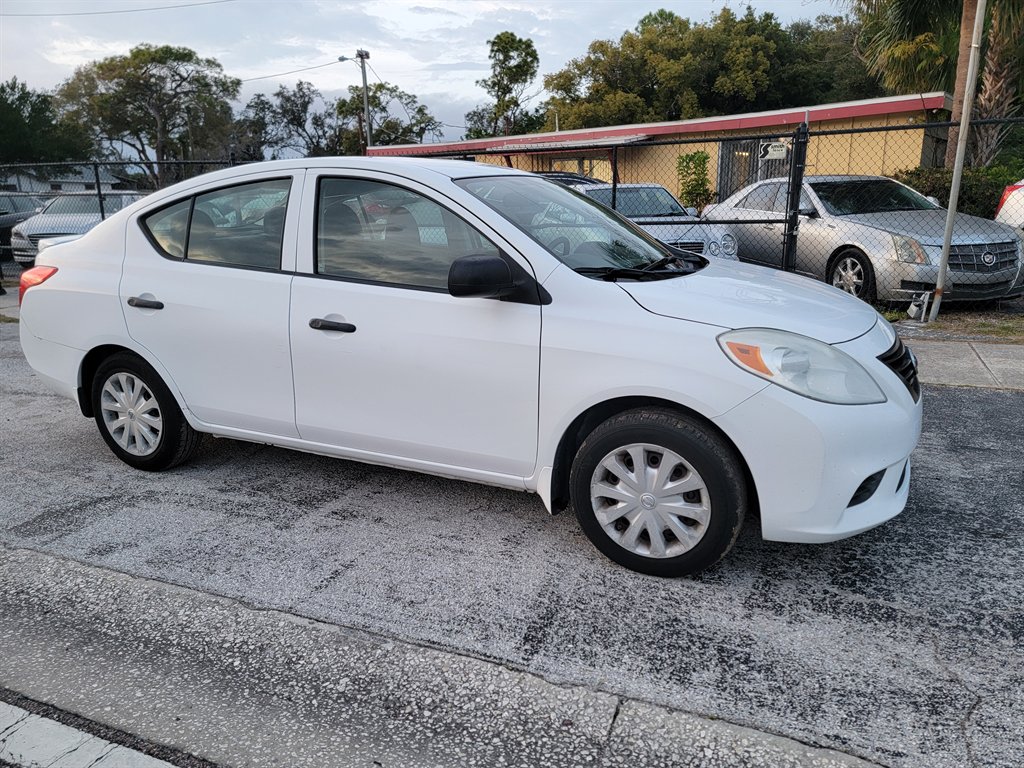 2014 Nissan Versa - $7,950