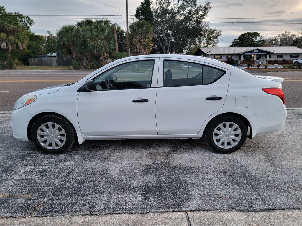 2014 Nissan Versa - $7,950