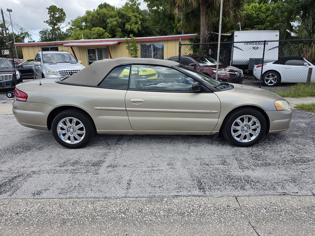 2004 Chrysler Sebring - $4,995