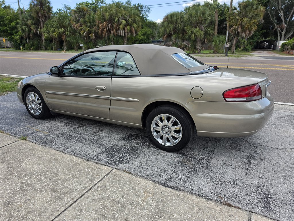2004 Chrysler Sebring - $4,995