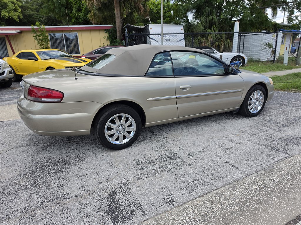 2004 Chrysler Sebring - $4,995