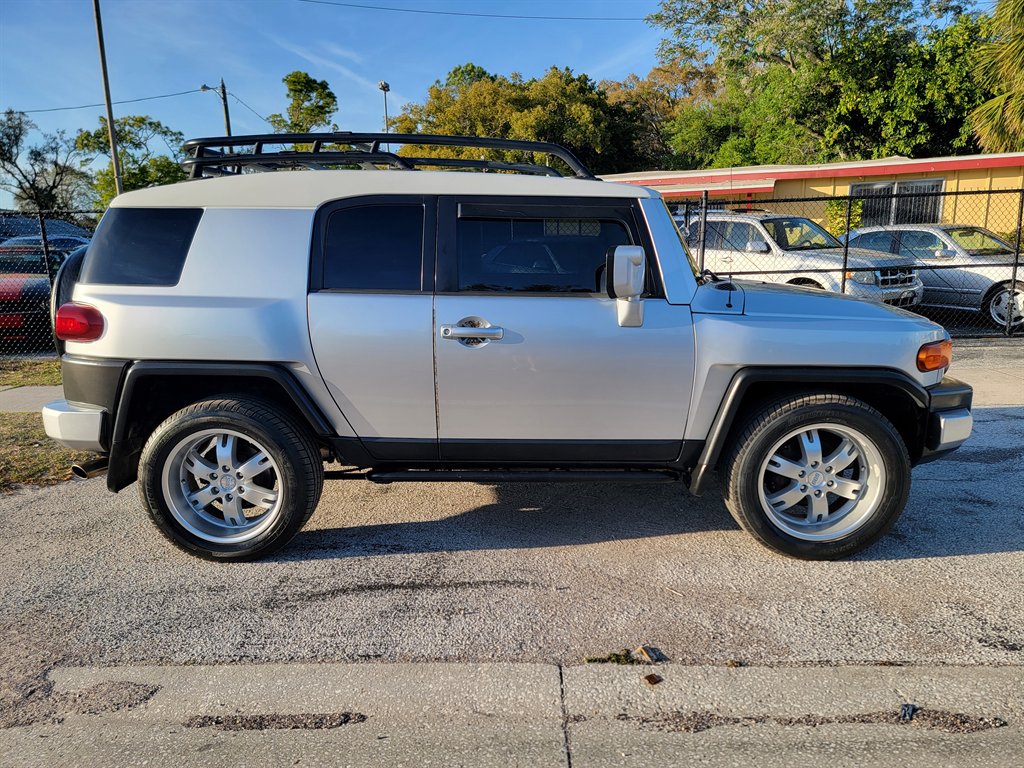 2007 Toyota FJ Cruiser - $14,550