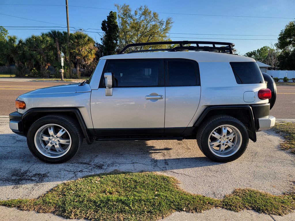2007 Toyota FJ Cruiser - $14,550