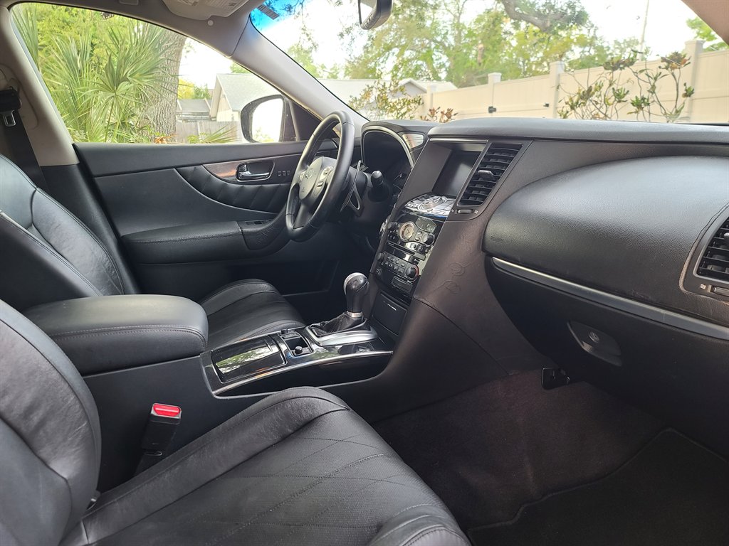 2009 INFINITI FX - $8,995