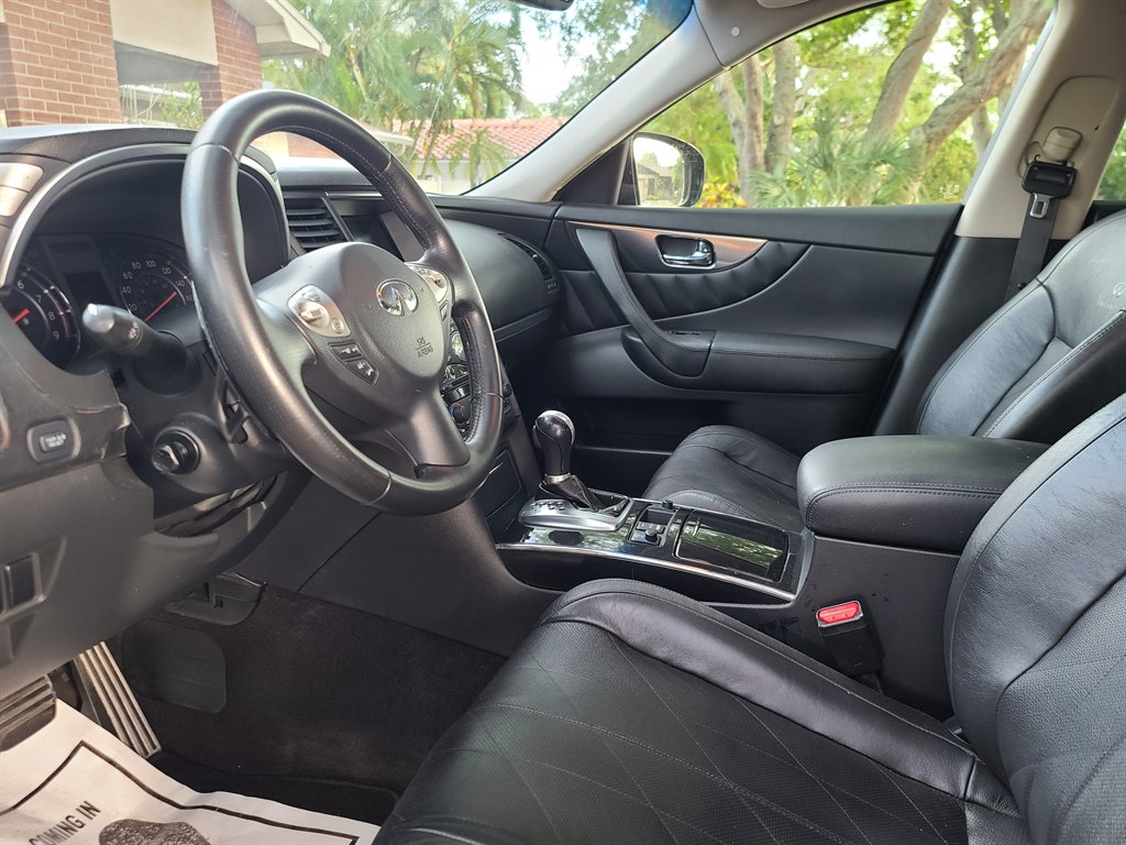 2009 INFINITI FX - $8,995