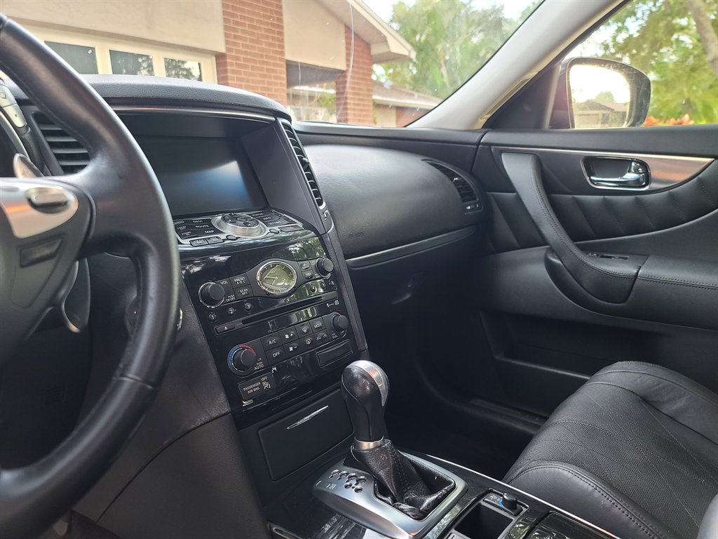 2009 INFINITI FX - $8,995
