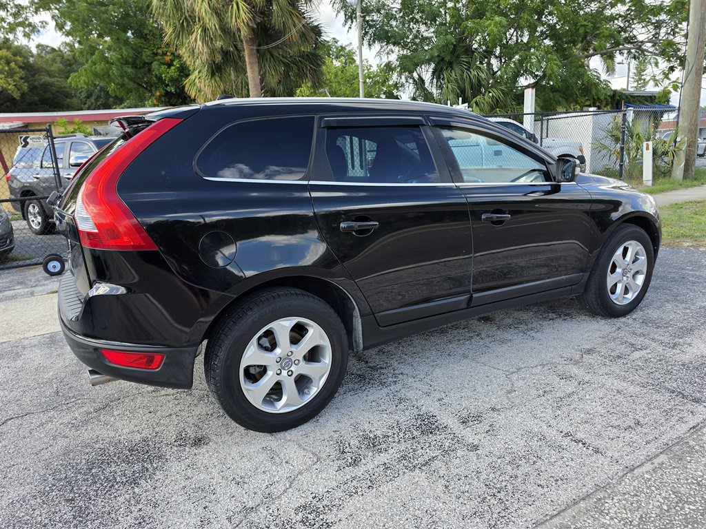2013 Volvo XC60 - $8,950