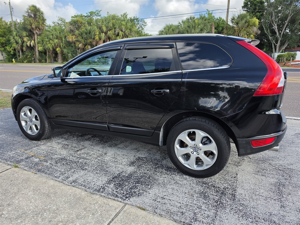 2013 Volvo XC60 - $8,950