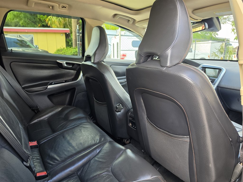 2013 Volvo XC60 - $8,950