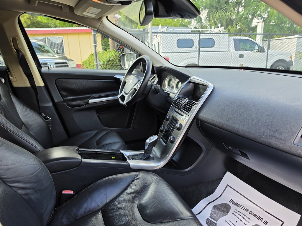 2013 Volvo XC60 - $8,950
