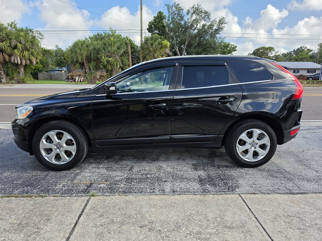 2013 Volvo XC60 - $8,950