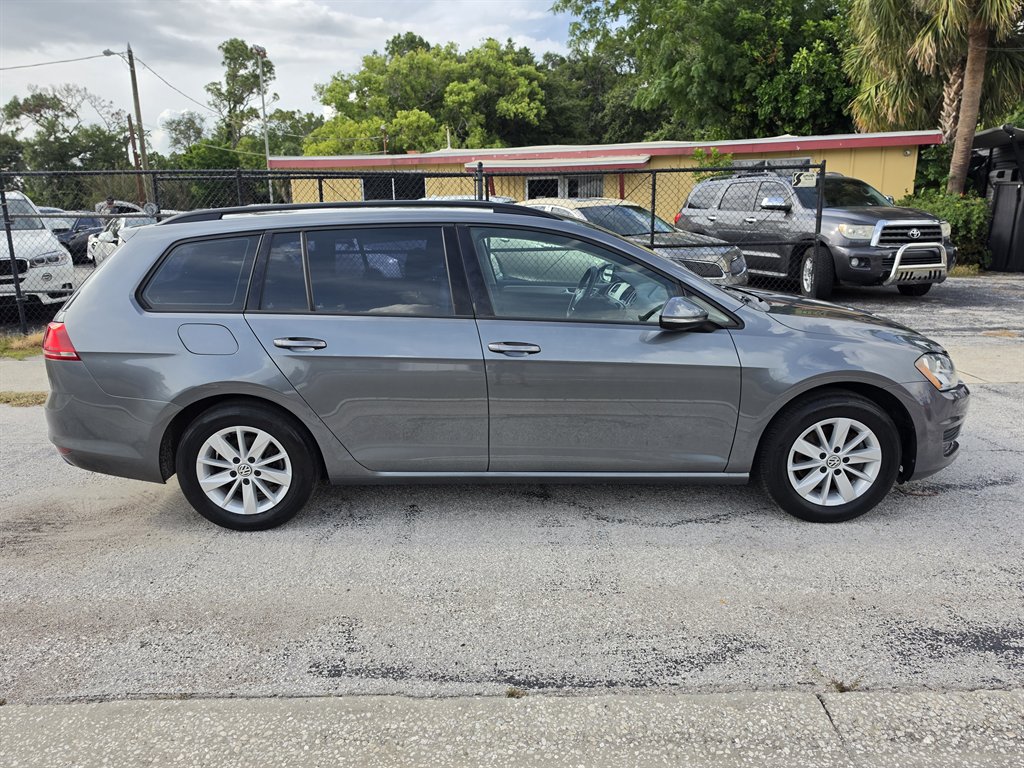 2017 Volkswagen Golf - $8,900