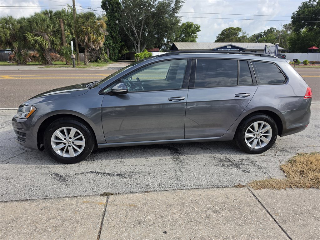 2017 Volkswagen Golf - $8,900
