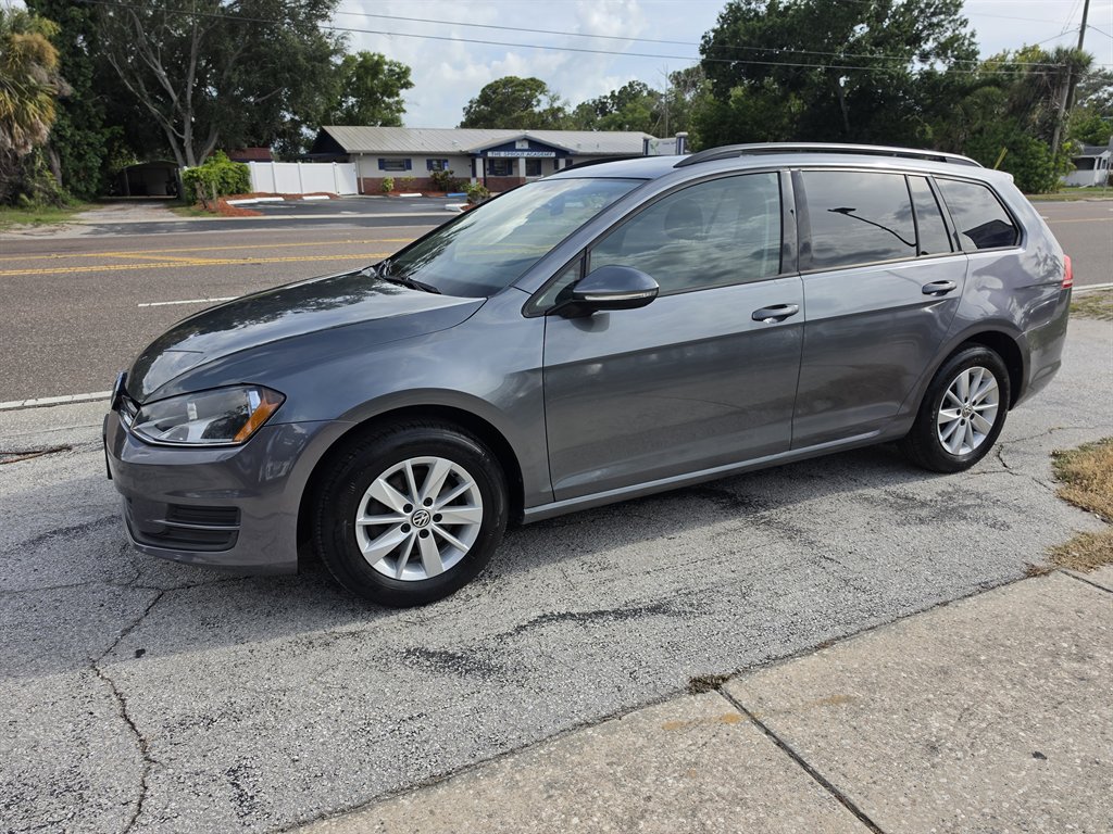 2017 Volkswagen Golf - $8,900