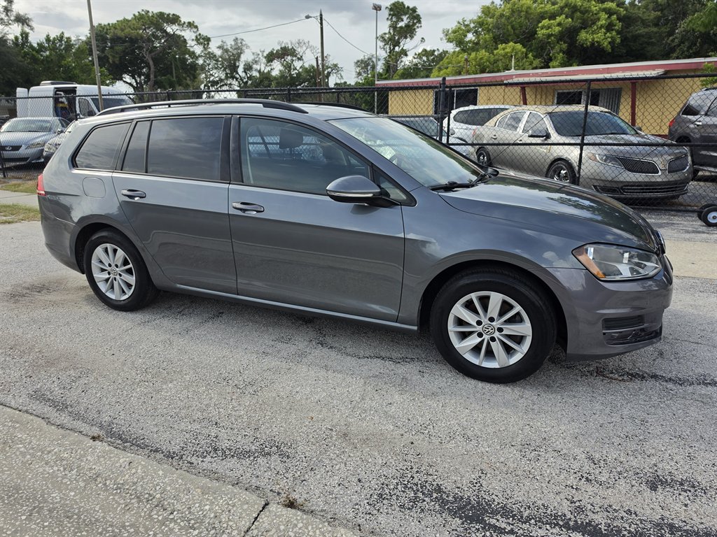 2017 Volkswagen Golf - $8,900