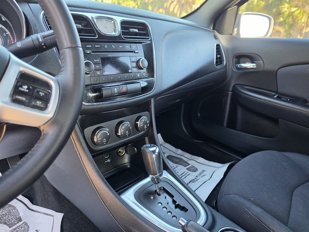 2013 Chrysler 200 - $6,995