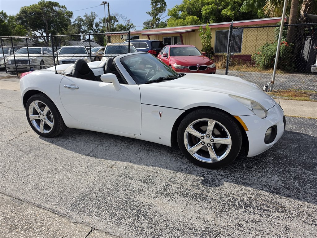 2007 Pontiac Solstice - $8,950