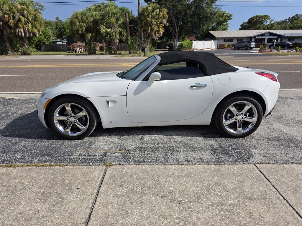 2007 Pontiac Solstice - $8,950