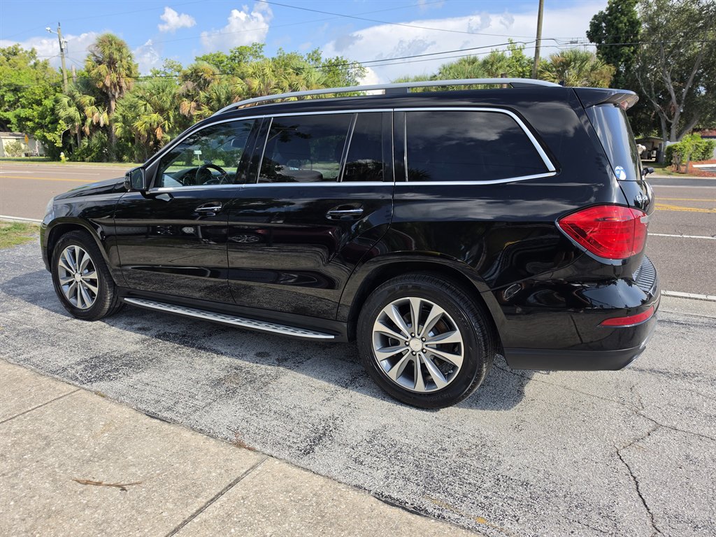2013 Mercedes-Benz GL-Class - $10,995