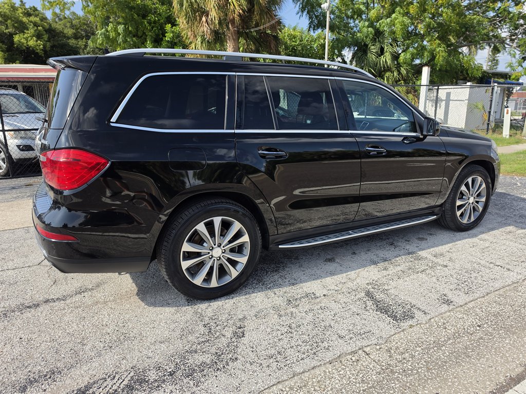 2013 Mercedes-Benz GL-Class - $10,995