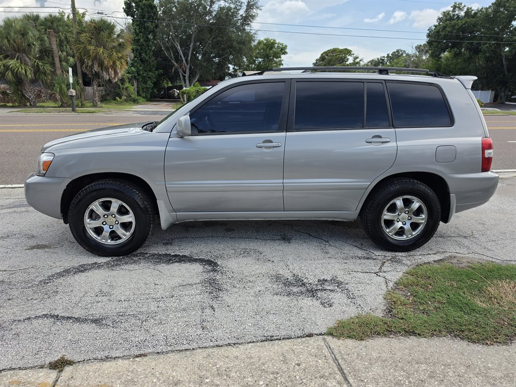 2007 Toyota Highlander - $8,995