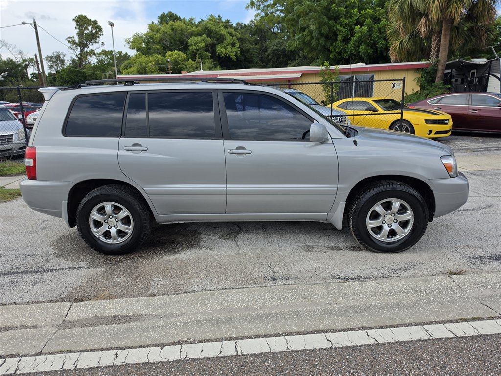 2007 Toyota Highlander - $8,995