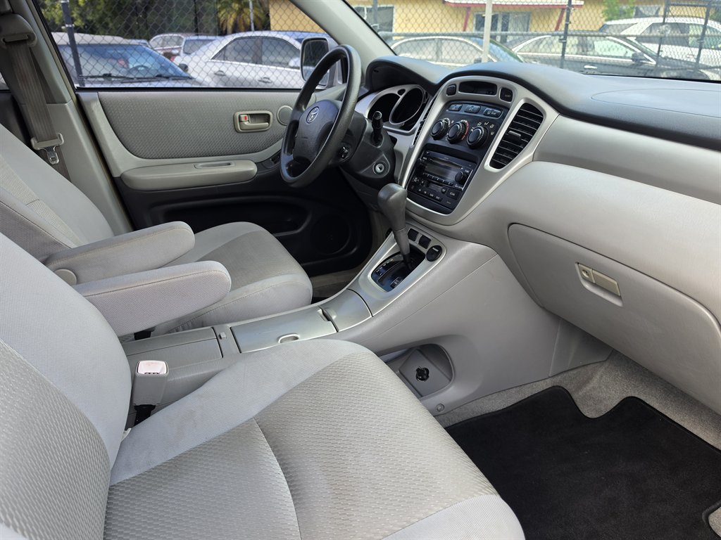 2007 Toyota Highlander - $8,995