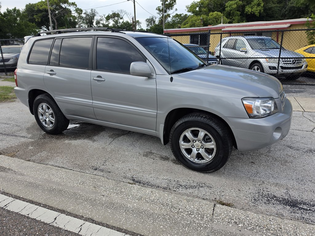 2007 Toyota Highlander - $8,995