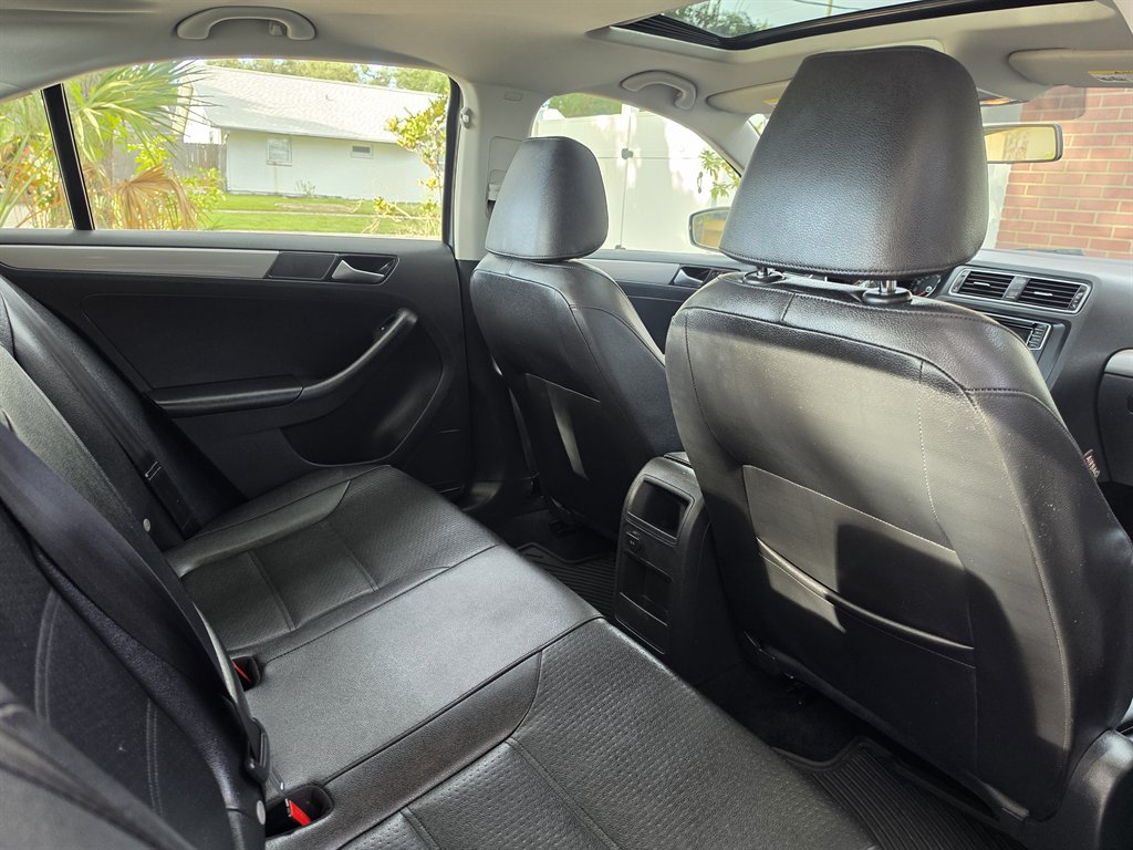 2017 Volkswagen Jetta - $8,995