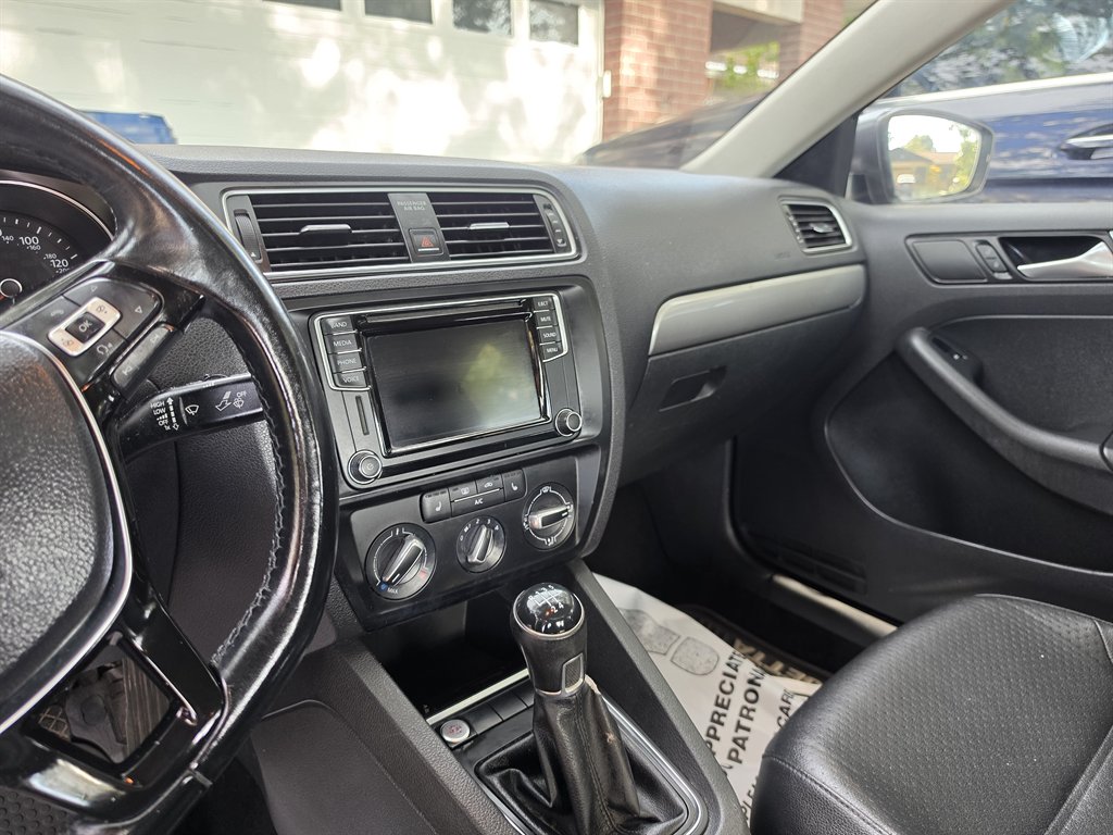 2017 Volkswagen Jetta - $8,995