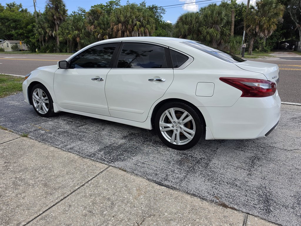 2018 Nissan Altima - $8,995