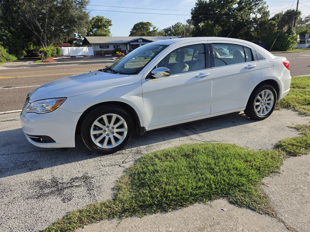 2014 Chrysler 200 Limited