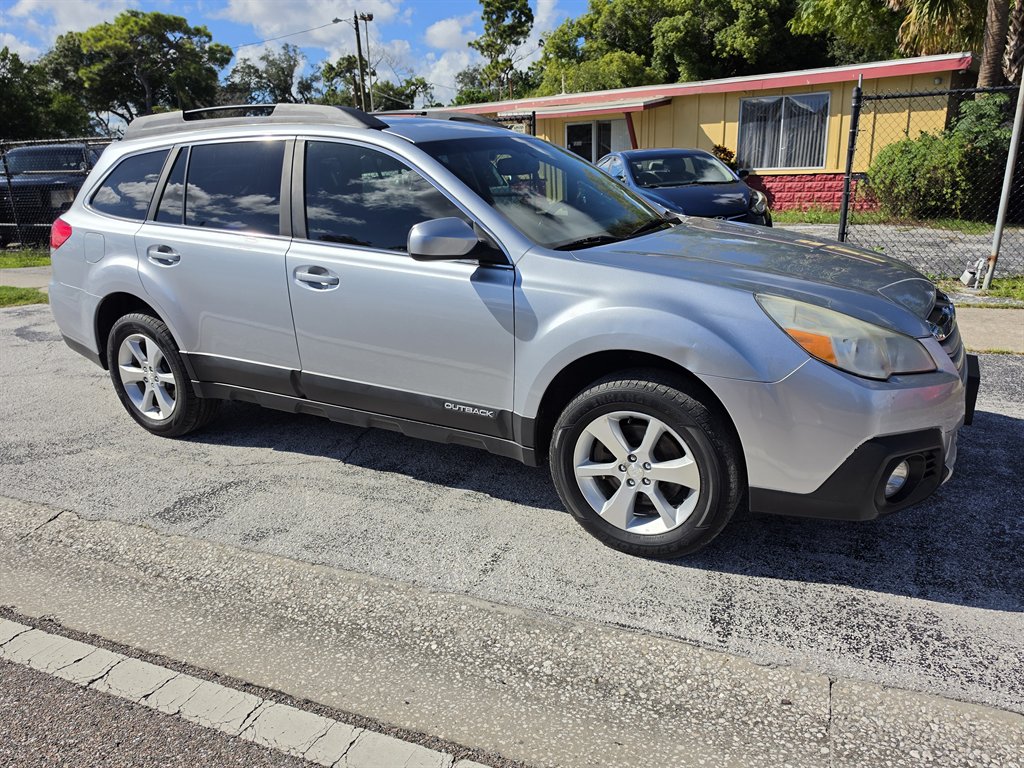 2013 Subaru Outback Limited + Moon Roof + NAVI + Eyesight + 6CD