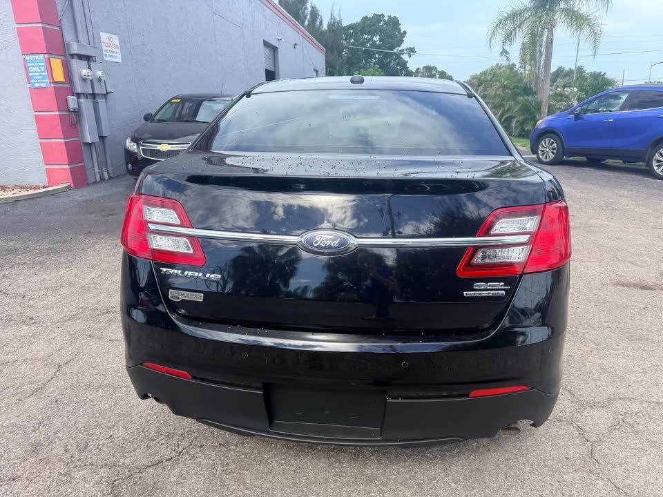 2015 Ford Taurus