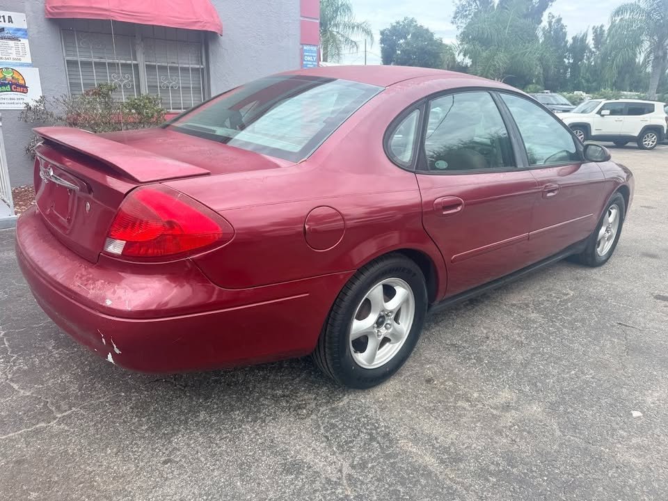 2003 Ford Taurus