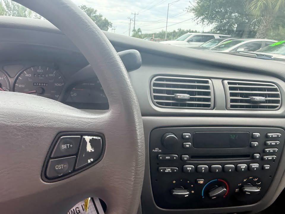 2003 Ford Taurus