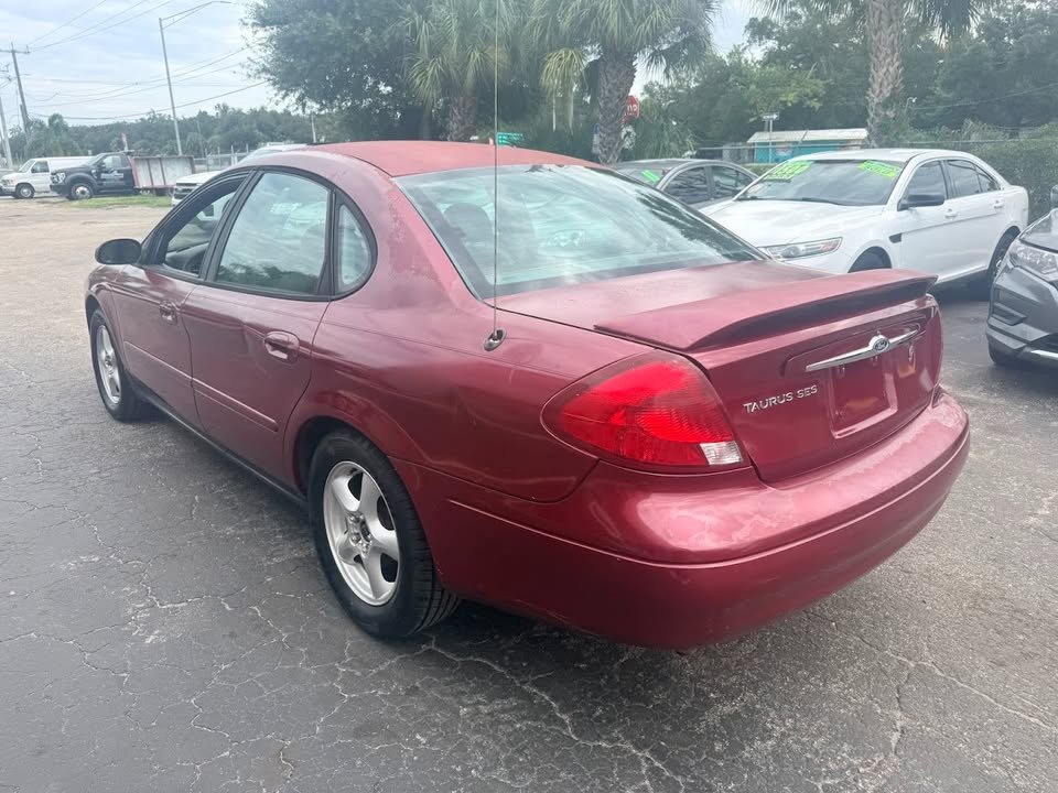 2003 Ford Taurus