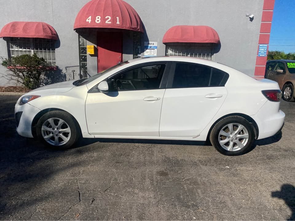 2011 MAZDA MAZDA3