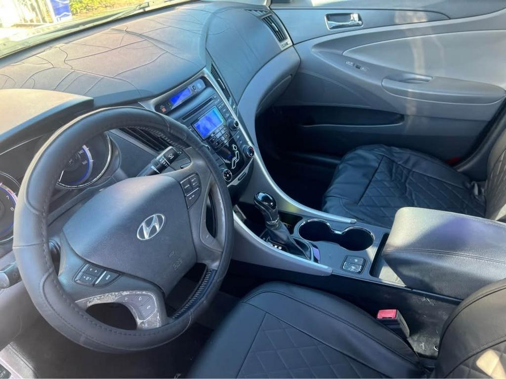2013 Hyundai Sonata SE photo