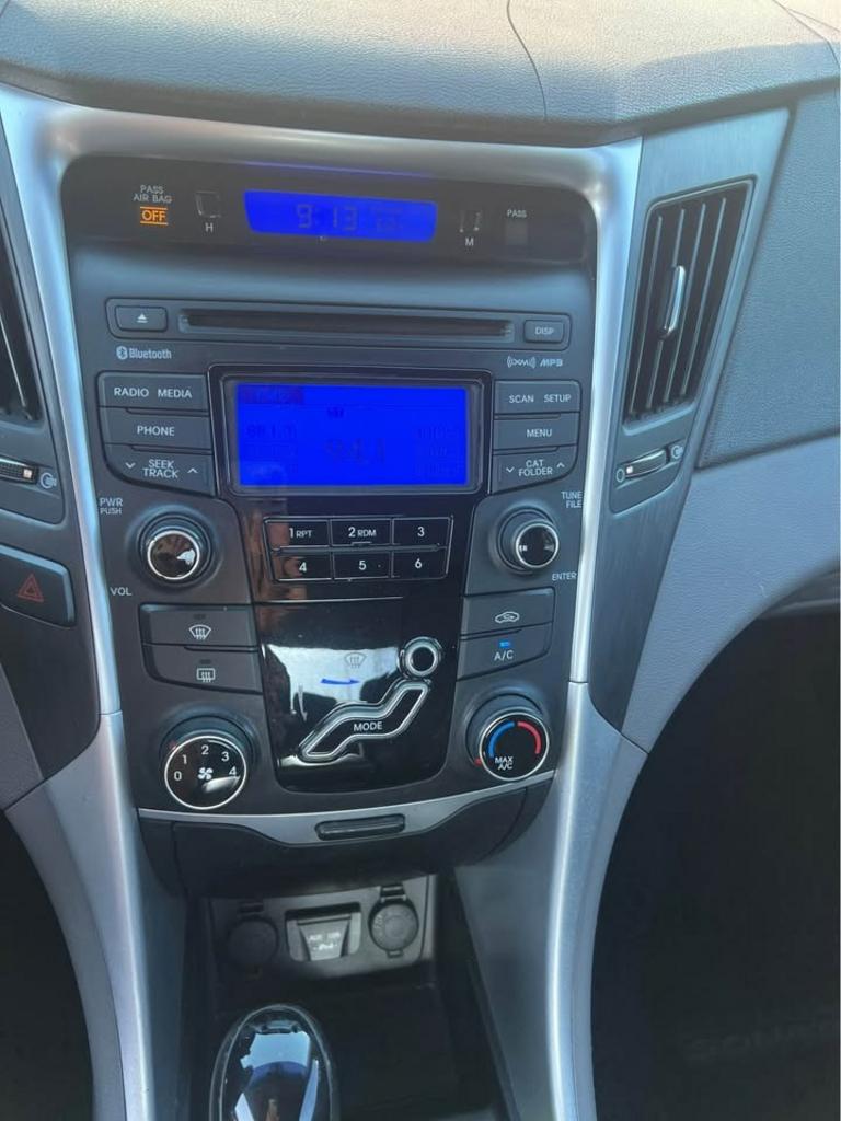 2013 Hyundai Sonata SE photo