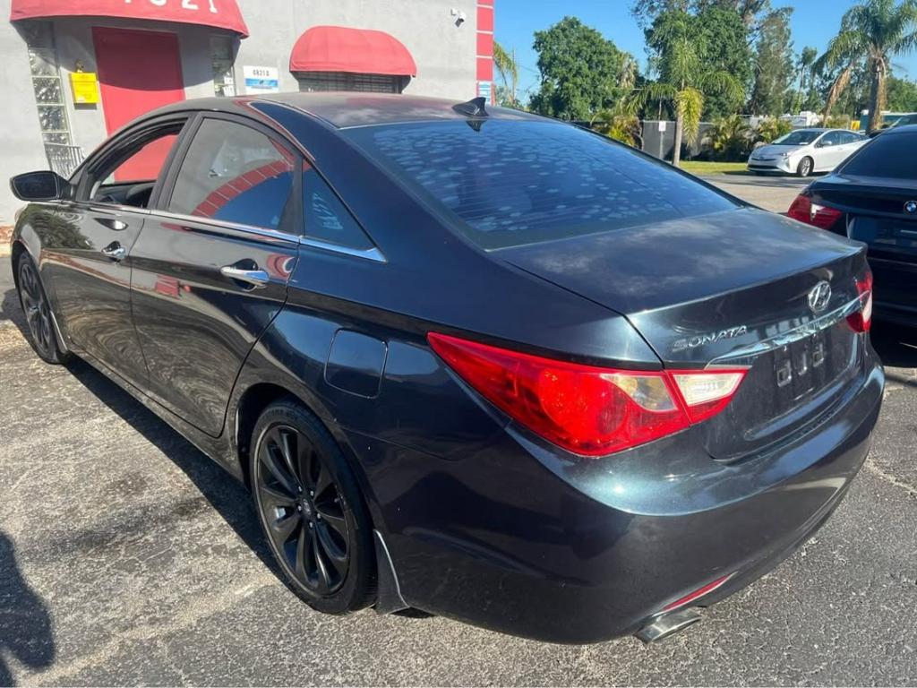 2013 Hyundai Sonata SE photo