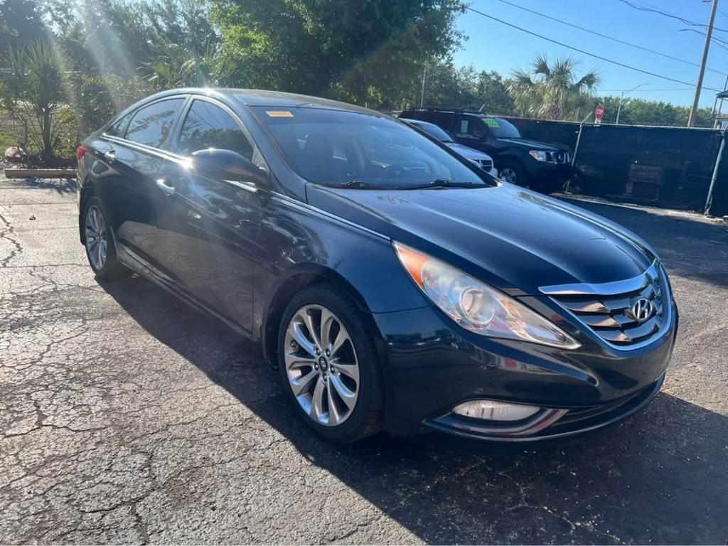 2013 Hyundai Sonata SE photo