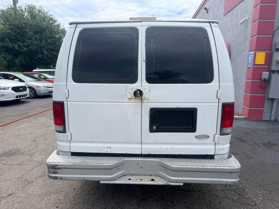 2001 Ford E-250
