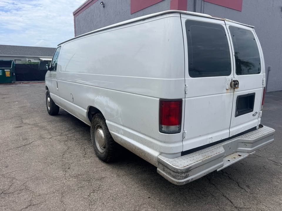 2001 Ford E-250